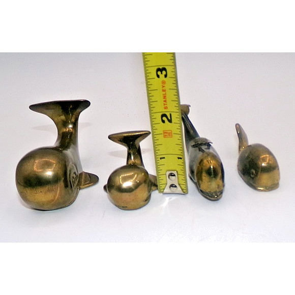 Lot of 4 Vintage Brass Whale fish Nautical Figurine Paperweights mermaid friends - Picture 15 of 16